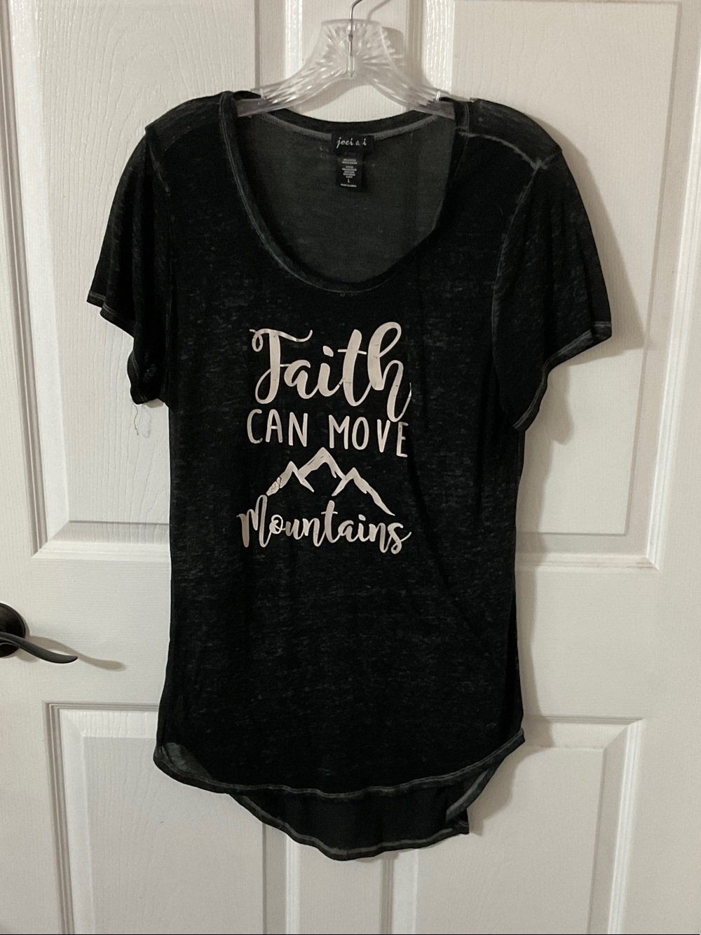Women's Black 'Faith Can Move Mountains' Graphic Tee